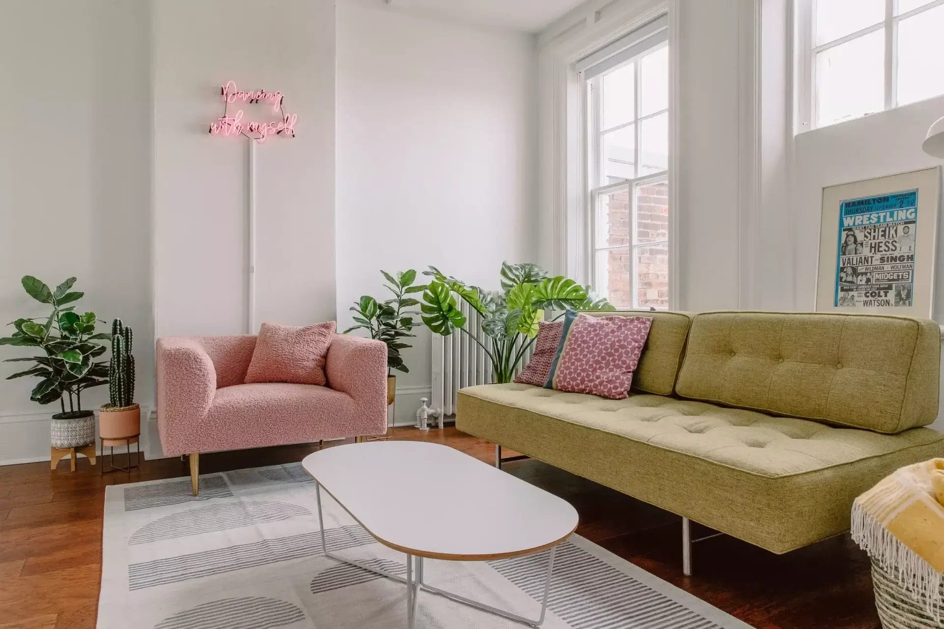 best mid-term apartment rentals in Hamilton